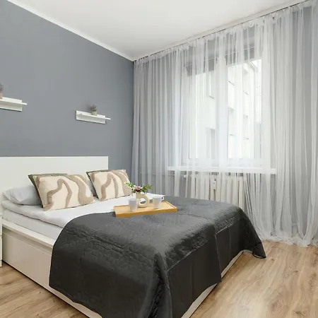 Komfortowy W Katowicach Z 2 Sypialniami By Renters Appartement