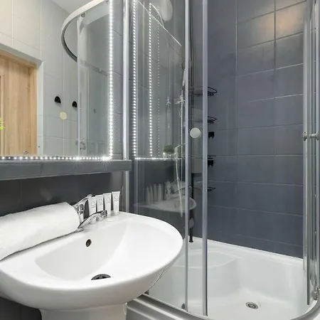 Komfortowy W Katowicach Z 2 Sypialniami By Renters *