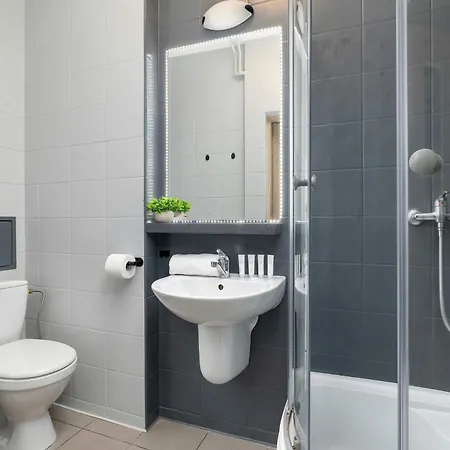 Komfortowy W Katowicach Z 2 Sypialniami By Renters